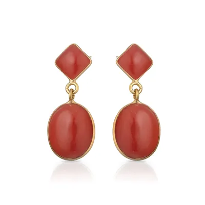 Earrings with a square and an oval red coral cabochon, set in 18kt gold