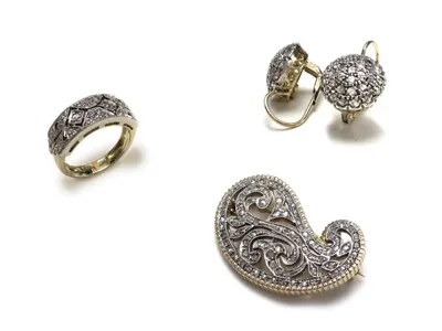 Ring, earrings and brooch in 14kt gold with rose-cut diamonds