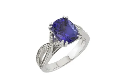 18K gold ring with tanzanite and diamonds
