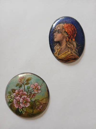 Hand-painted enamels for a brooch or pendant