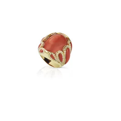Ring in 18ct gold with red coral and diamonds