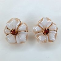 Alessio-Sorrentino-Orecchini-con-Fiori-incisi-in-Cammeo-con-Smoky-quarz-ed-argentoSQ