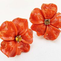 Alessio-Sorrentino-Orecchini-con-Fiori-incisi-in-Corallo-con-Citrini-ed-argentoSQ